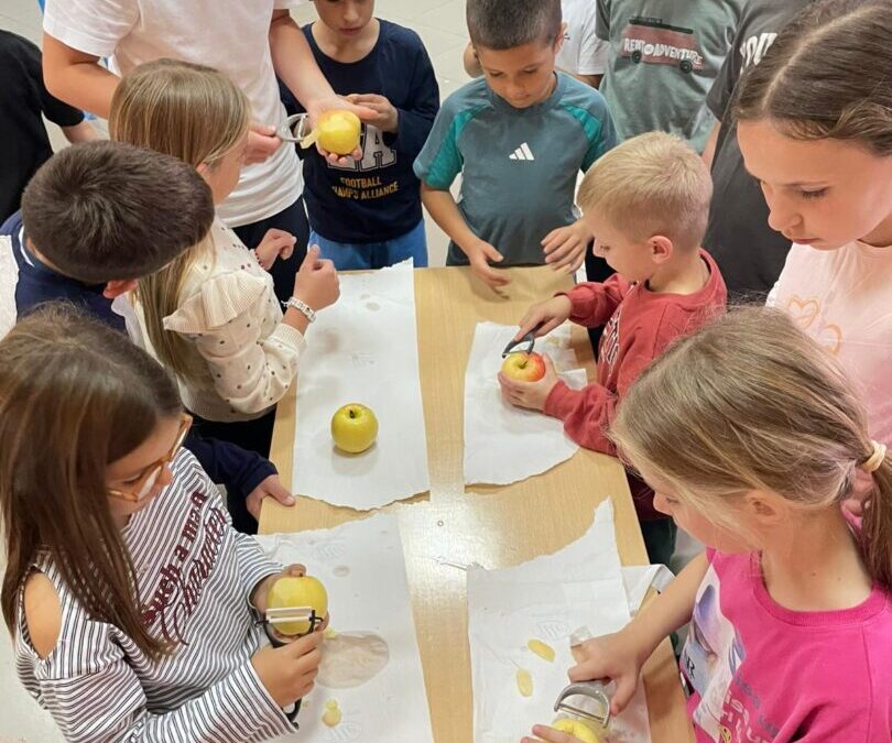 Miriše na kruh i zajedništvo – Dan kruha u našoj područnoj školi Tinj!